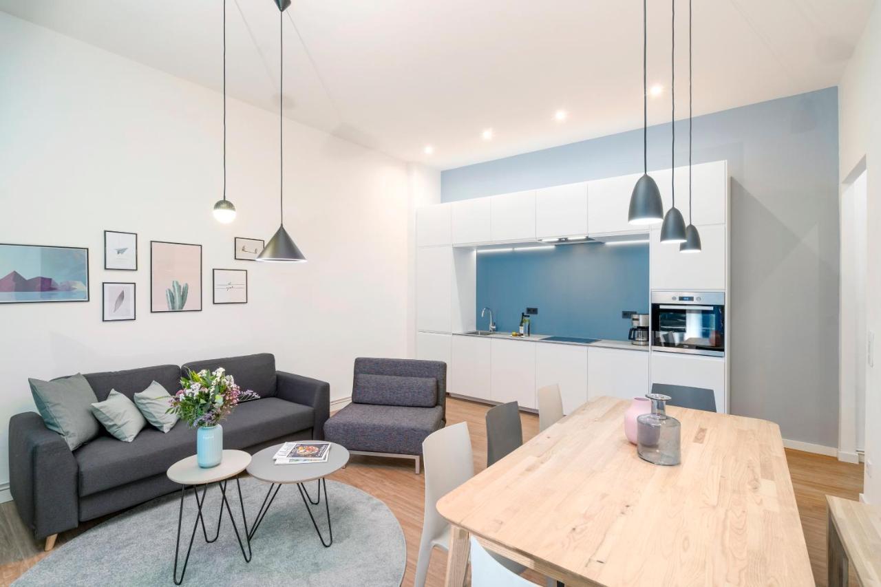 Three-Bedroom Apartment Balcony,1143407923:JPEG