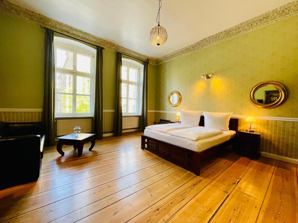 Standard Double Room Street View,1419563370:JPEG
