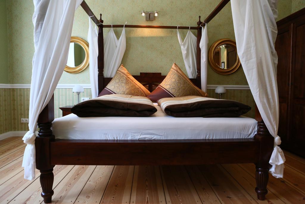 Large Double Room Garden View,146260469:JPEG