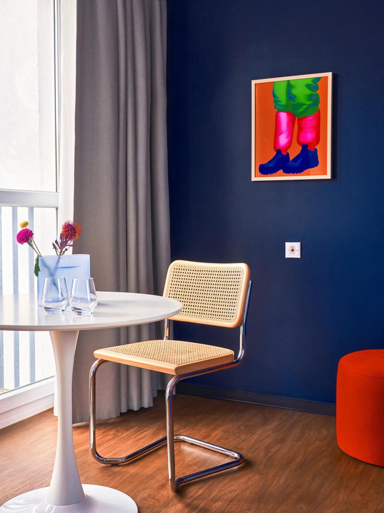 Large Room Balcony Accessible,1649817852:JPEG