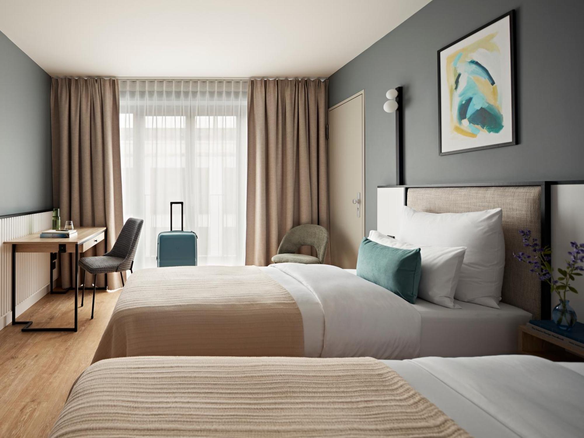 Twin Room,1714183210:JPEG