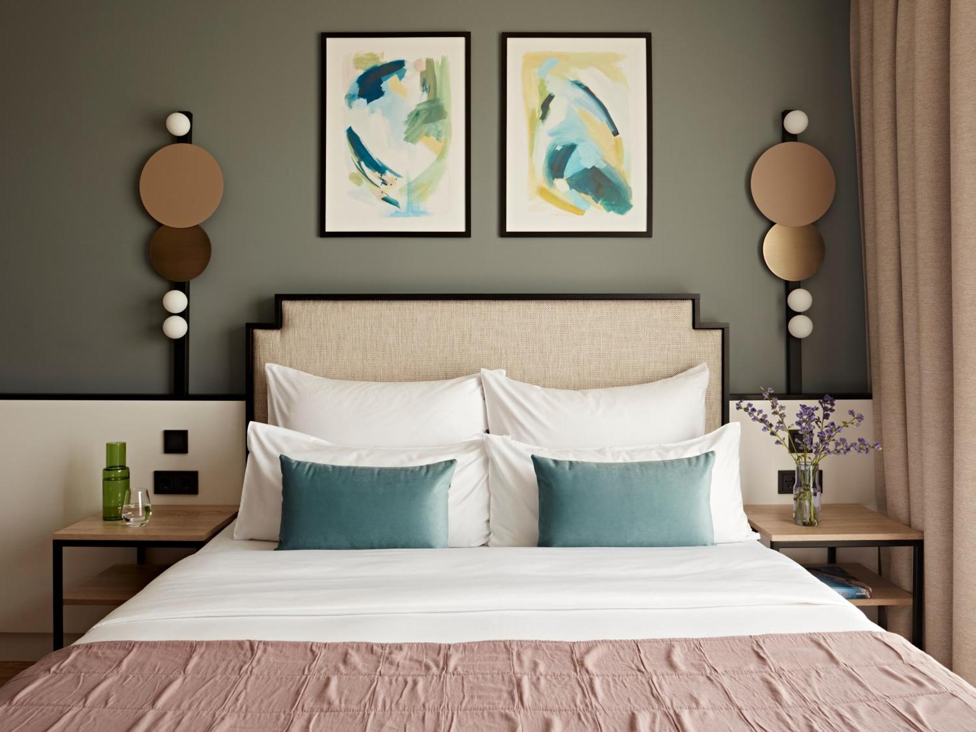 Double Room,1714182961:JPEG