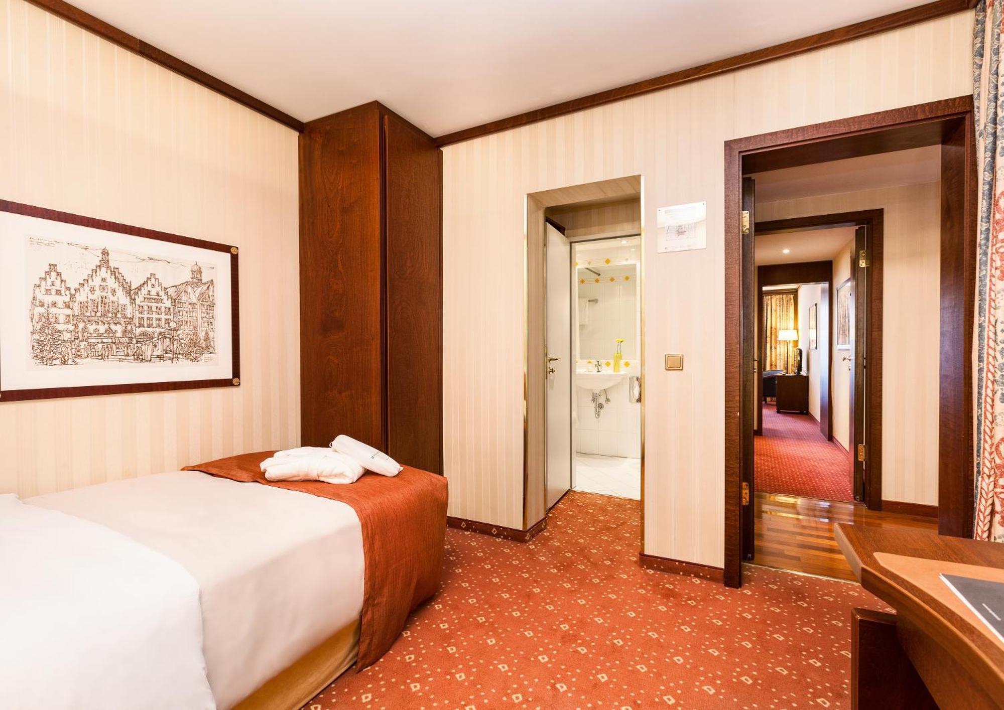 Single Room,749418632:JPEG